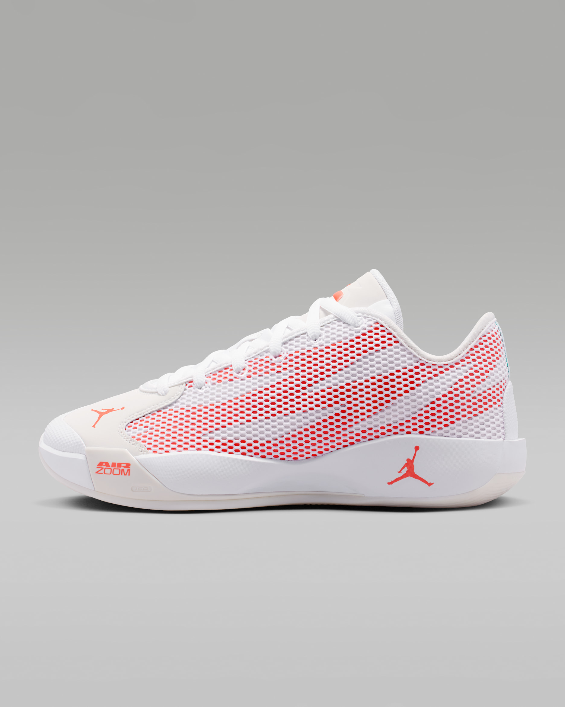 Luka 77 PF Basketball Shoes. Nike SG